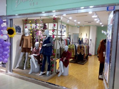 品牌女裝批發優選 海容服裝店，專業廠家直供優惠供應