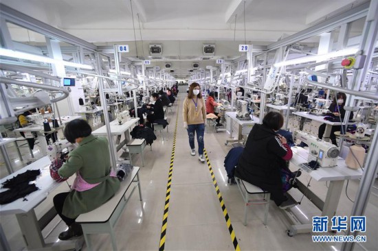 福建晉江 防疫不松勁，復產搶春光——服裝業按下“加速鍵”